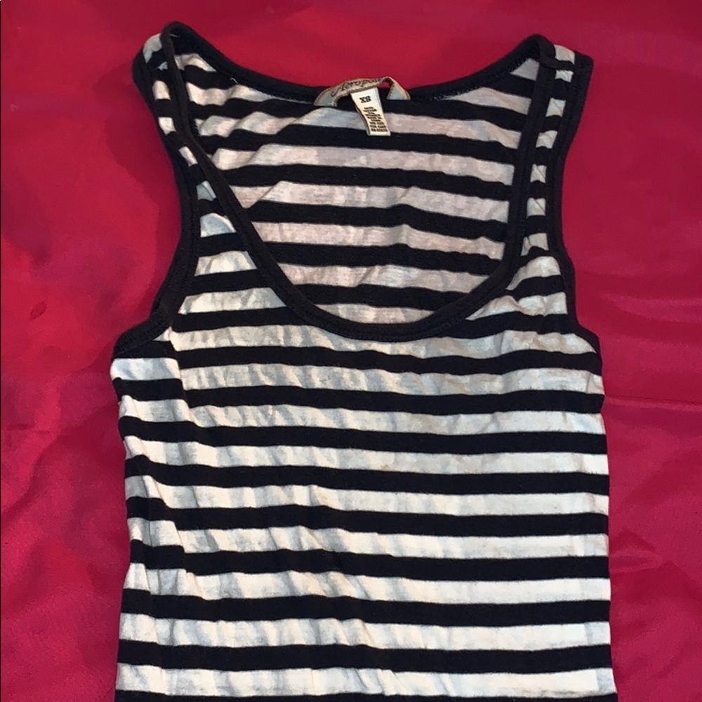 White and black stripe tank.
